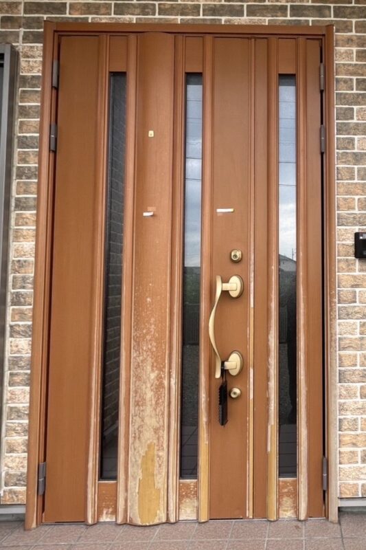 玄関ドアの貼替