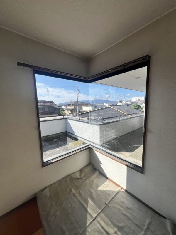 既設ガラス　目隠しフィルムを施工