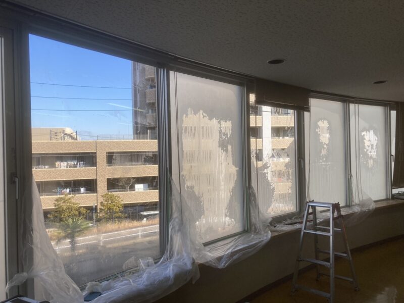 既存目隠しフィルム貼替