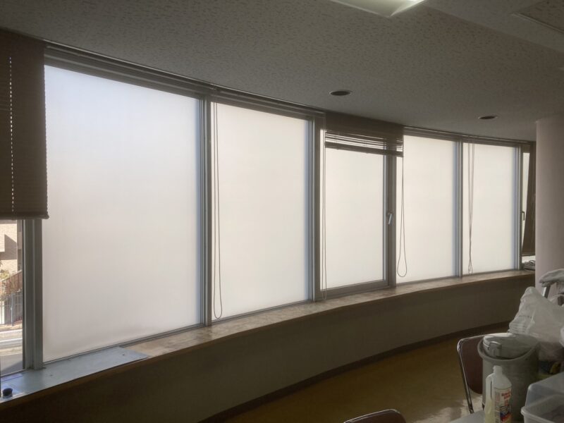 既存目隠しフィルム貼替