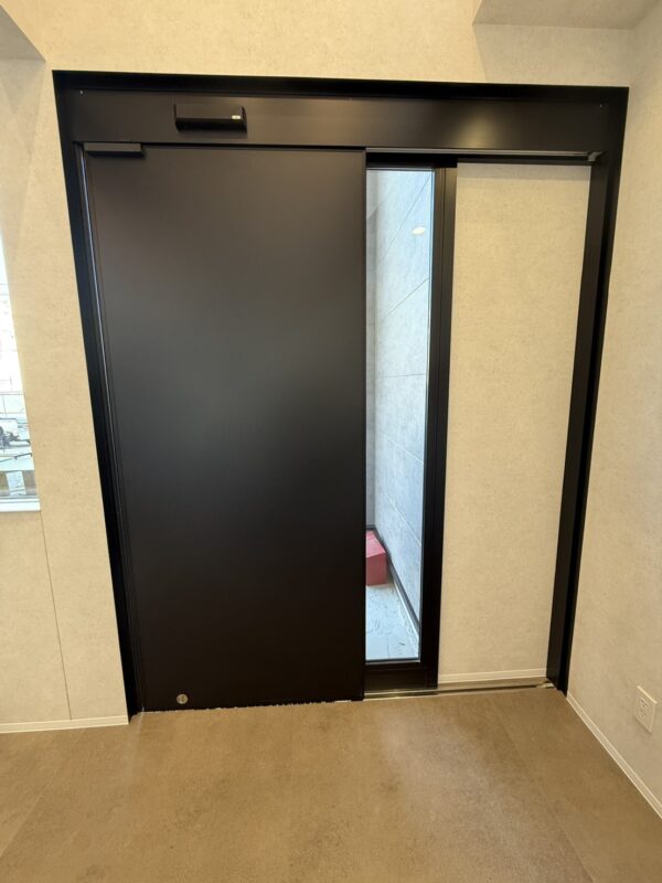 新設ADにダイノックシート施工