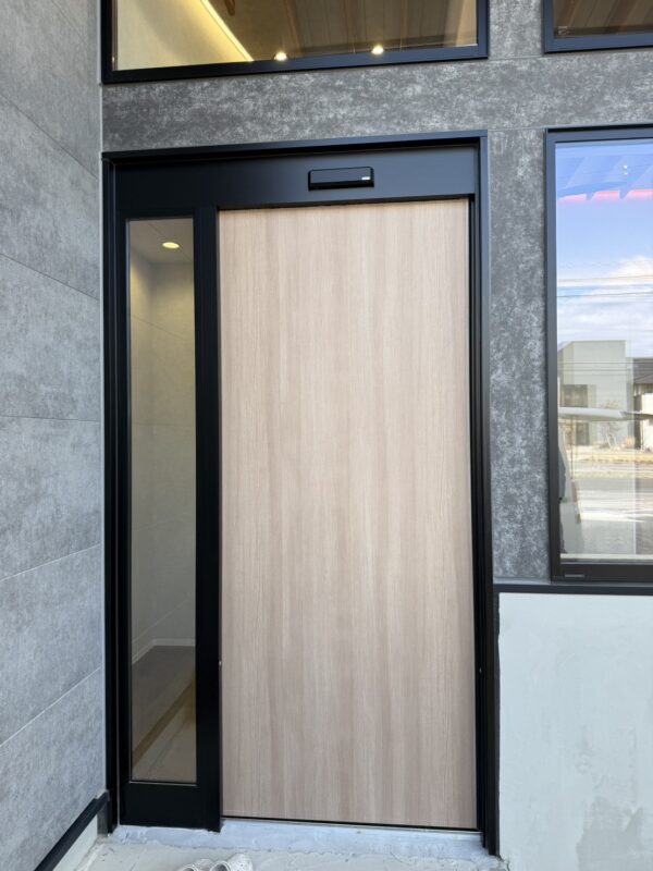 新設ADにダイノックシート施工